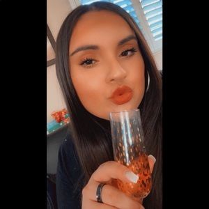 Meet your Posher, Jenna